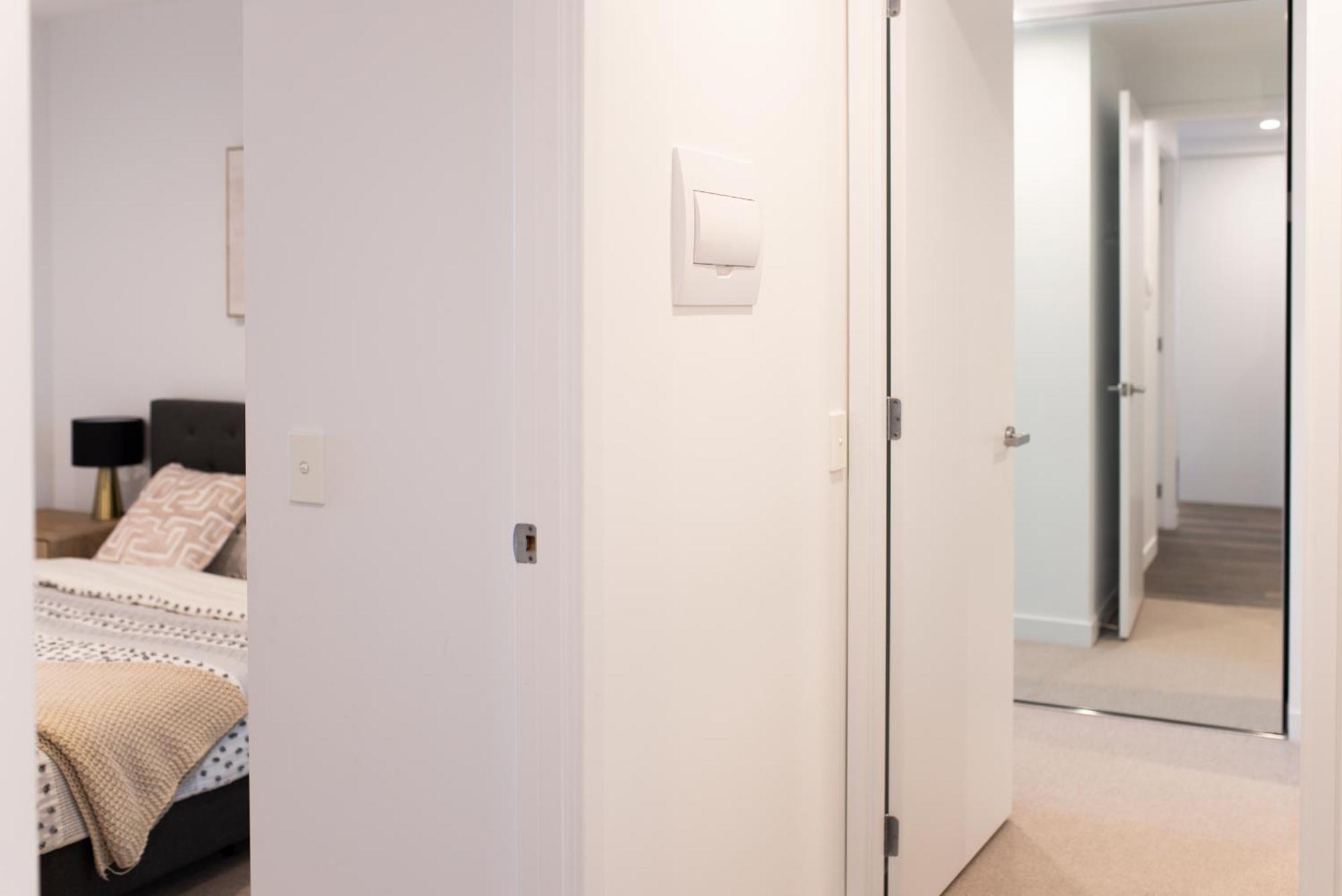 Apartment Next To Public Station, Boxhill Central, 2 Bedrooms, Free Parking And Wifi Box Hill Bagian luar foto