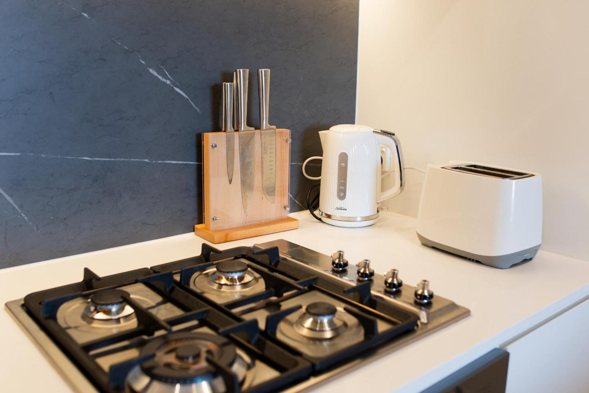Apartment Next To Public Station, Boxhill Central, 2 Bedrooms, Free Parking And Wifi Box Hill Bagian luar foto