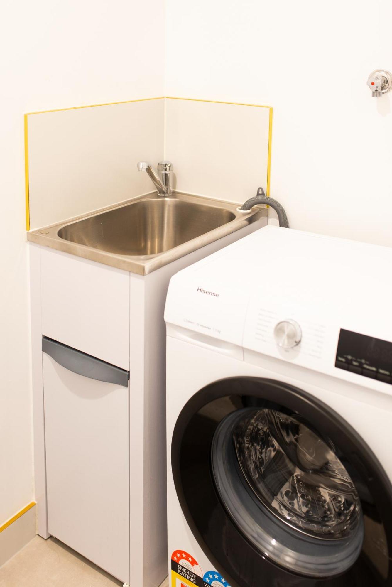 Apartment Next To Public Station, Boxhill Central, 2 Bedrooms, Free Parking And Wifi Box Hill Bagian luar foto