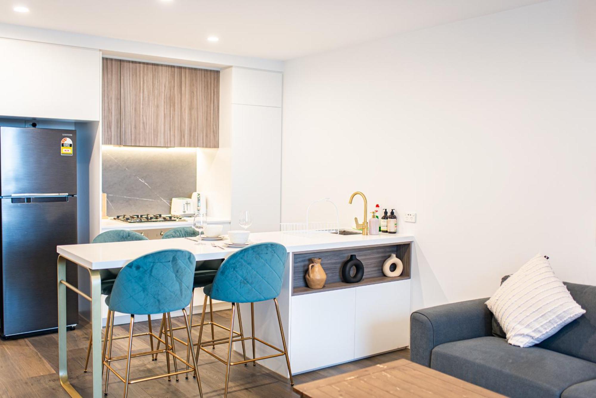 Apartment Next To Public Station, Boxhill Central, 2 Bedrooms, Free Parking And Wifi Box Hill Bagian luar foto