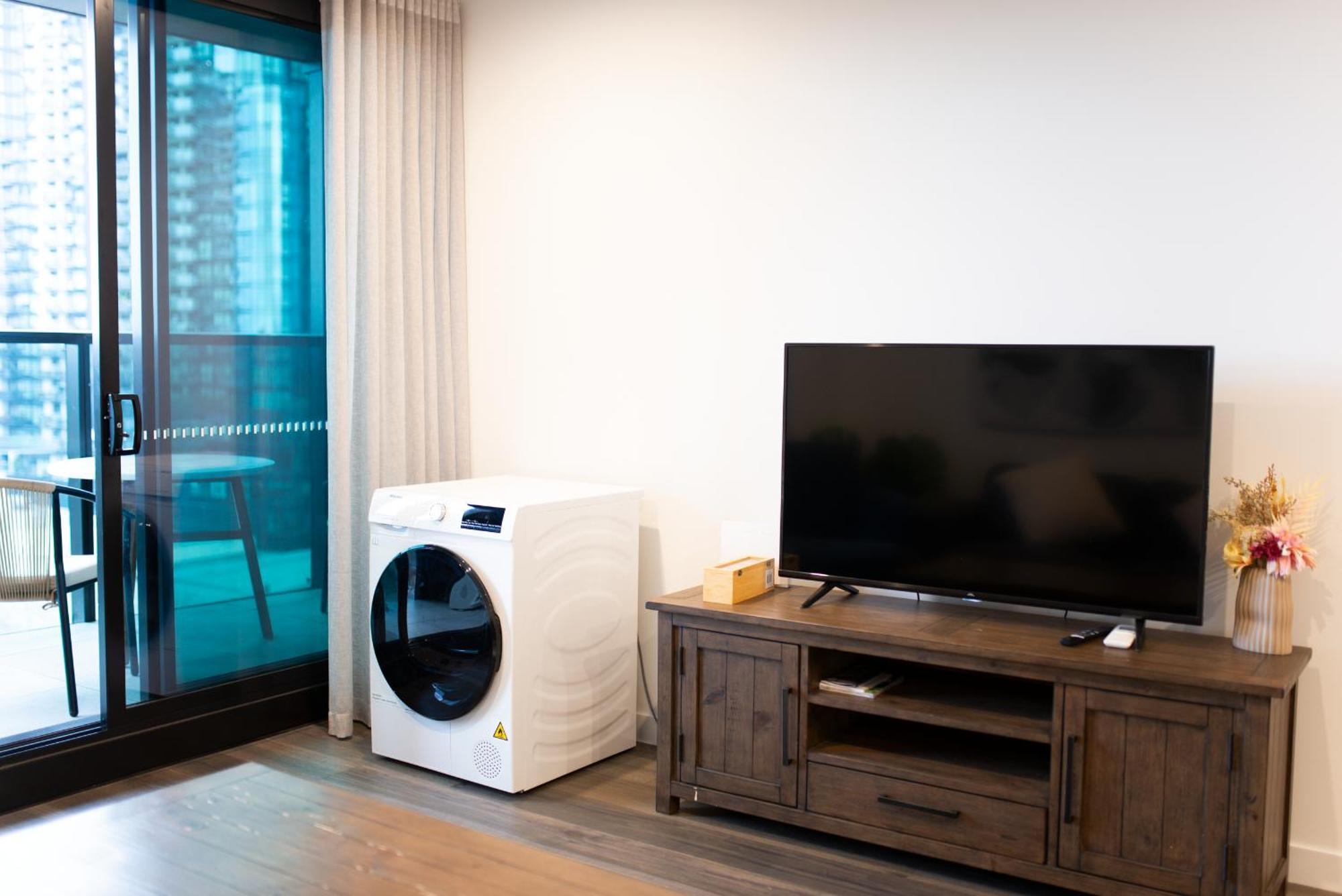 Apartment Next To Public Station, Boxhill Central, 2 Bedrooms, Free Parking And Wifi Box Hill Bagian luar foto