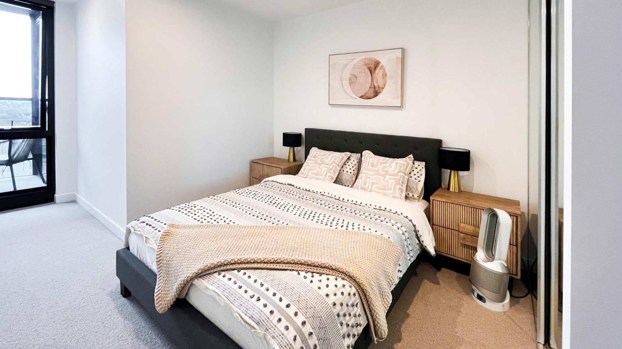 Apartment Next To Public Station, Boxhill Central, 2 Bedrooms, Free Parking And Wifi Box Hill Bagian luar foto